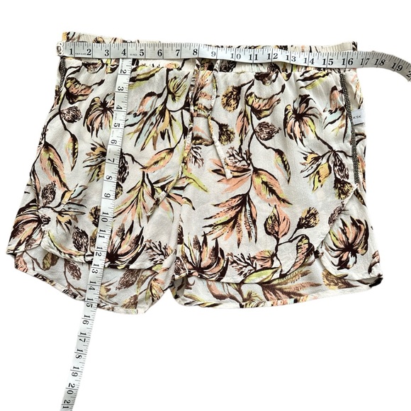 Kosiuko viscose shorts with floral print - Picture 9 of 9